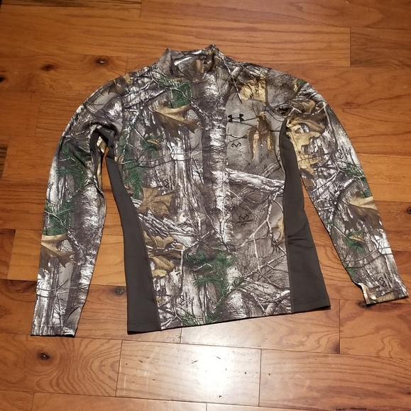 Under Armour Other - Under Armour Scent Control Fitted Shirt